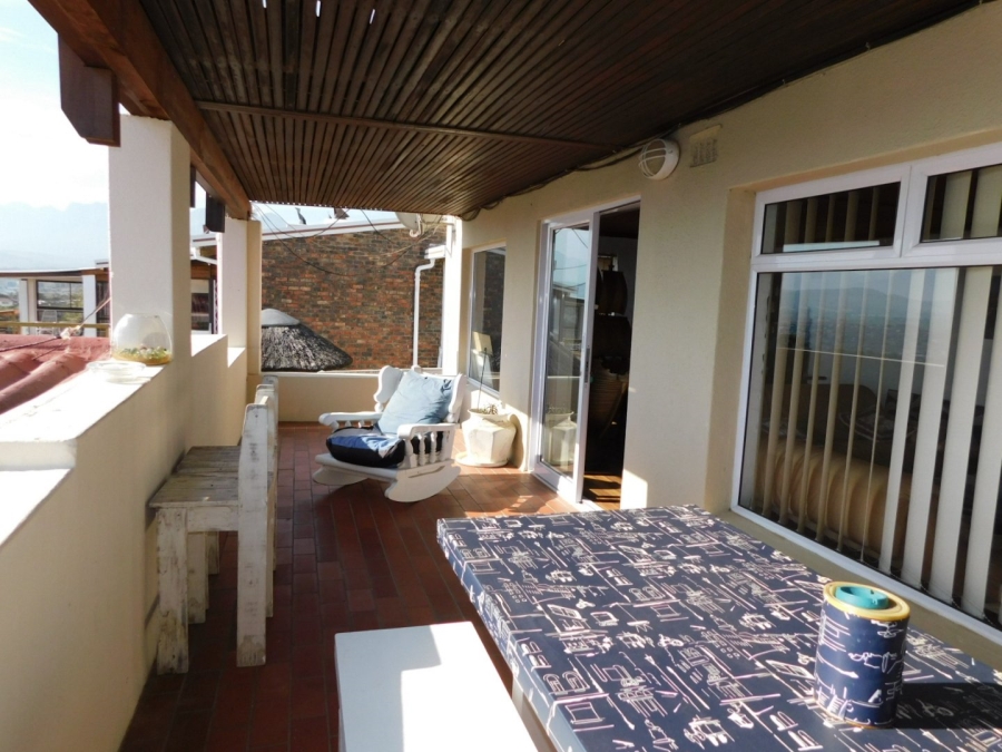 6 Bedroom Property for Sale in Mountainside Western Cape